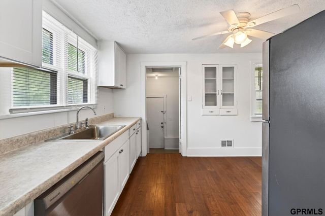 4123 N 39th Street, Omaha, NE 68111