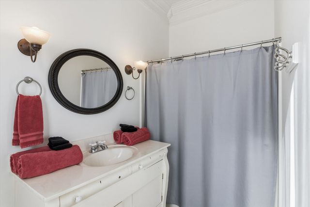 61 S COX ST, Memphis, TN 38104