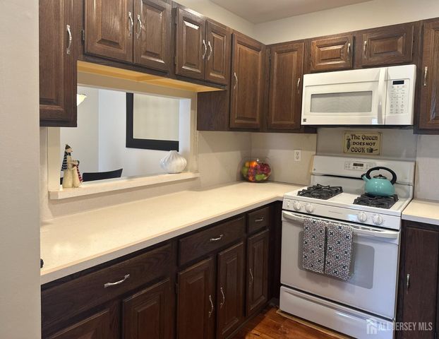 171 Applegate Lane, East Brunswick, NJ 08816