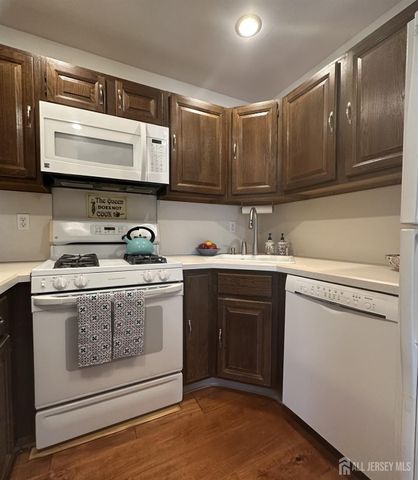 171 Applegate Lane, East Brunswick, NJ 08816