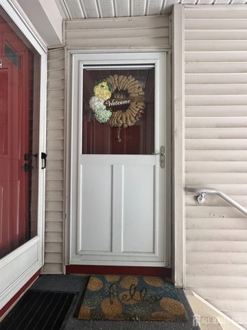 171 Applegate Lane, East Brunswick, NJ 08816