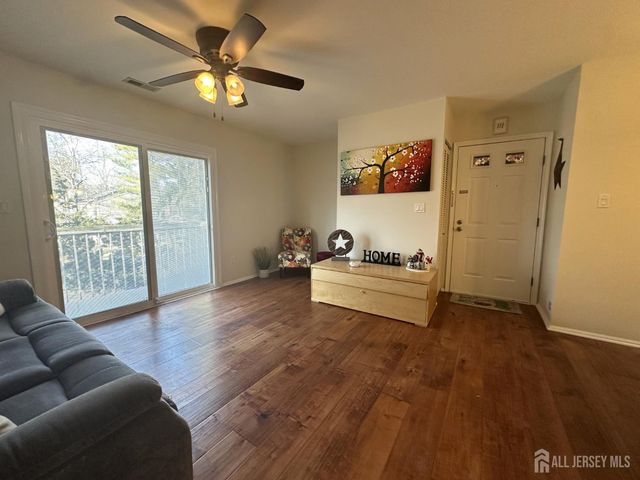 171 Applegate Lane, East Brunswick, NJ 08816