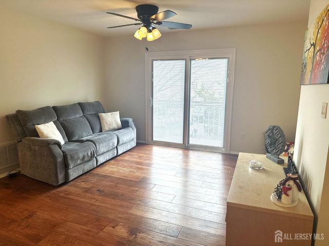 171 Applegate Lane, East Brunswick, NJ 08816