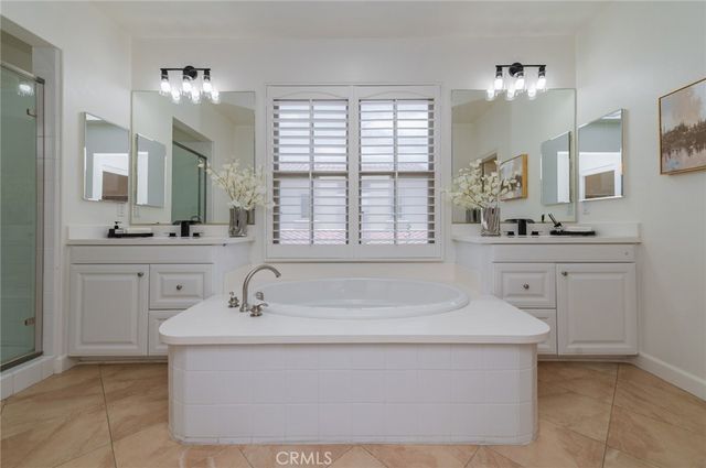 50 Twin Gables, Irvine, CA 92620