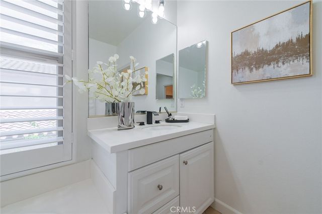 50 Twin Gables, Irvine, CA 92620