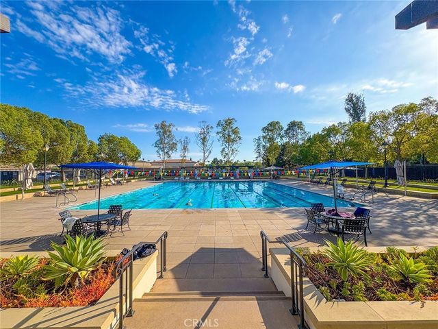 50 Twin Gables, Irvine, CA 92620