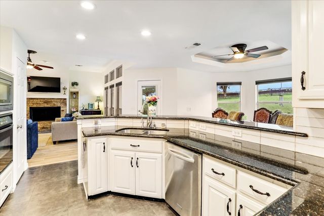 416 Hurricane Creek Circle, Anna, TX 75409