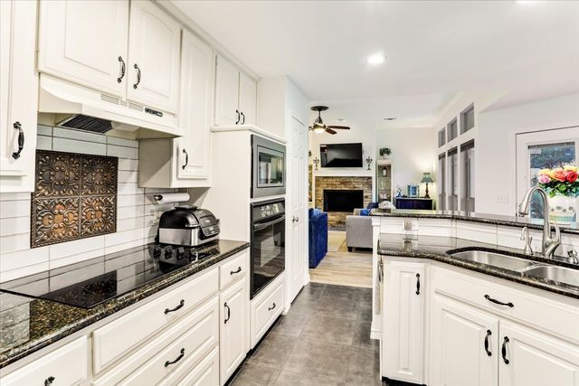 416 Hurricane Creek Circle, Anna, TX 75409