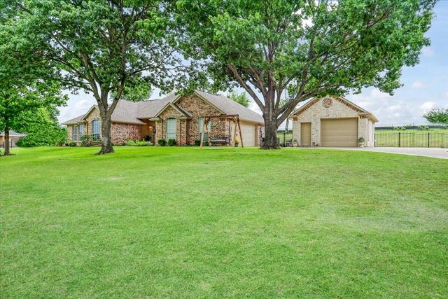 416 Hurricane Creek Circle, Anna, TX 75409