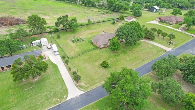 416 Hurricane Creek Circle, Anna, TX 75409