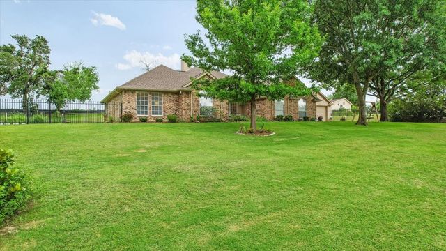 416 Hurricane Creek Circle, Anna, TX 75409