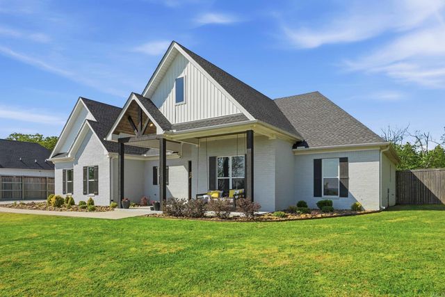 250 E Grandview Heights, Conway, AR 72032