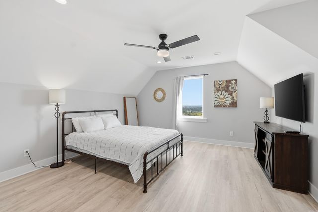 250 E Grandview Heights, Conway, AR 72032