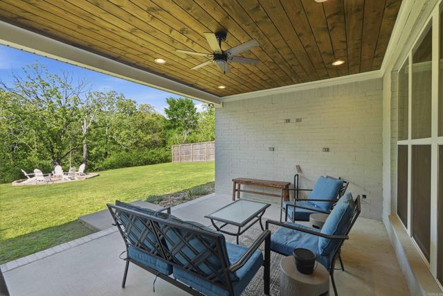 250 E Grandview Heights, Conway, AR 72032