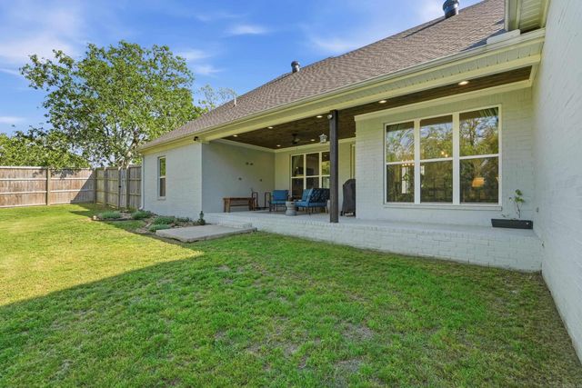 250 E Grandview Heights, Conway, AR 72032