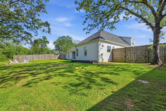 250 E Grandview Heights, Conway, AR 72032
