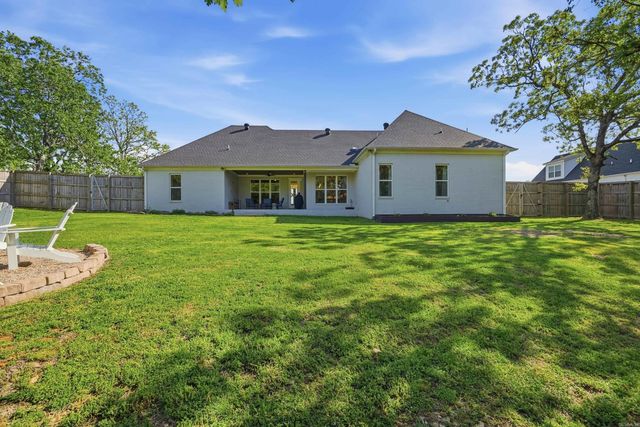 250 E Grandview Heights, Conway, AR 72032