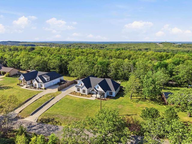 250 E Grandview Heights, Conway, AR 72032