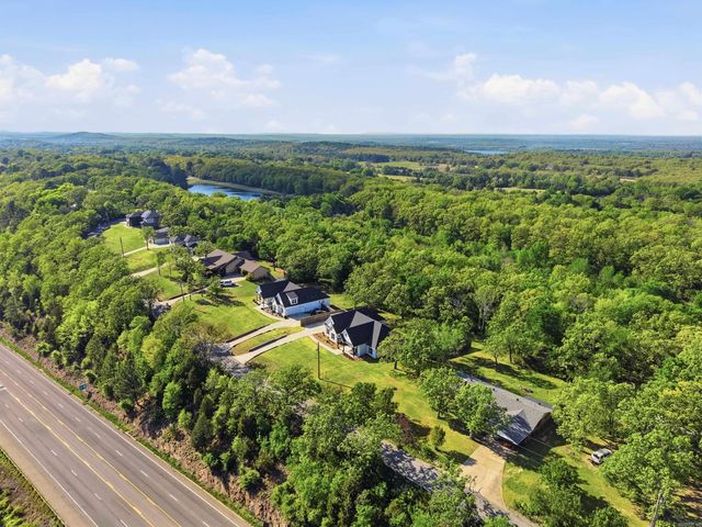 250 E Grandview Heights, Conway, AR 72032