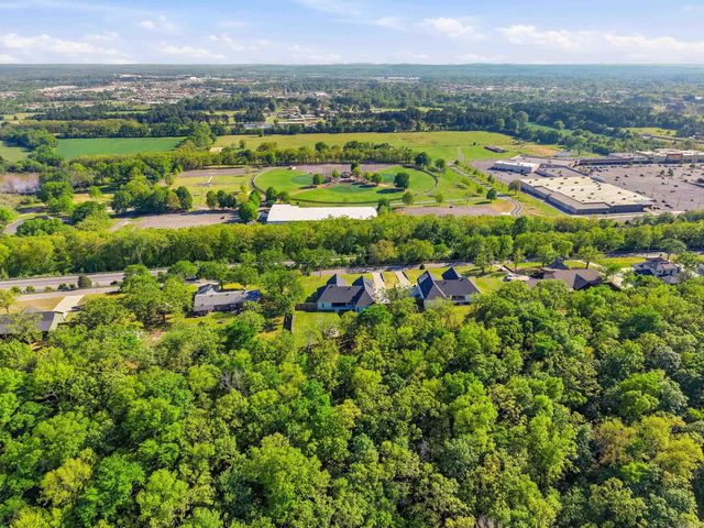 250 E Grandview Heights, Conway, AR 72032