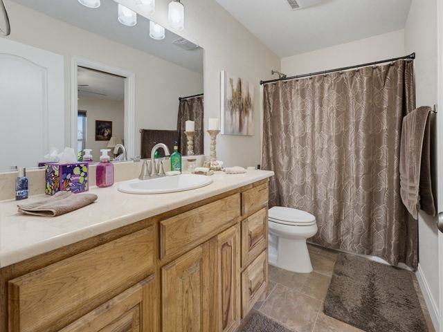 711 Crows Point, Lake Bridgeport, TX 76426