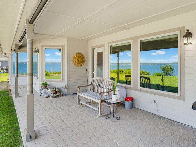 711 Crows Point, Lake Bridgeport, TX 76426