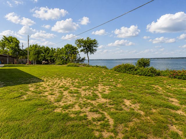 711 Crows Point, Lake Bridgeport, TX 76426