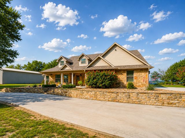 711 Crows Point, Lake Bridgeport, TX 76426