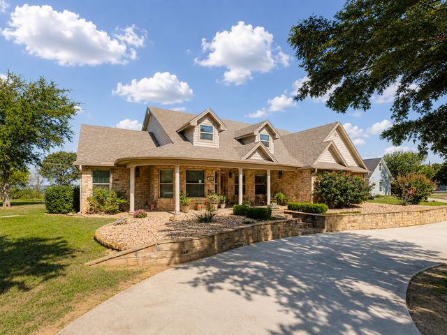 711 Crows Point, Lake Bridgeport, TX 76426