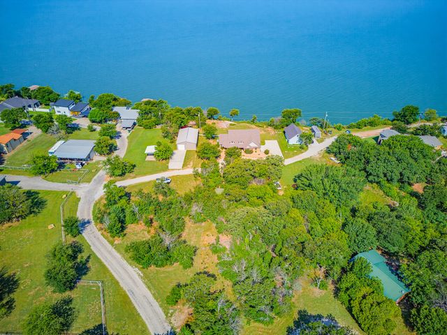 711 Crows Point, Lake Bridgeport, TX 76426