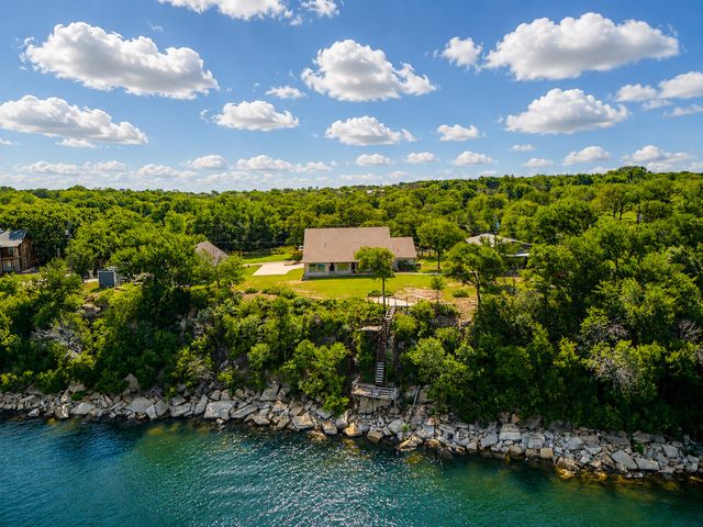 711 Crows Point, Lake Bridgeport, TX 76426