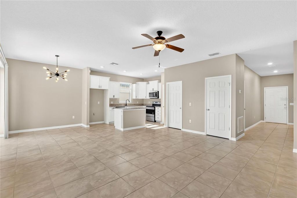 Image 2 of property listing at 1892 CAYMAN COVE CIRCLE, St Cloud, FL 34772