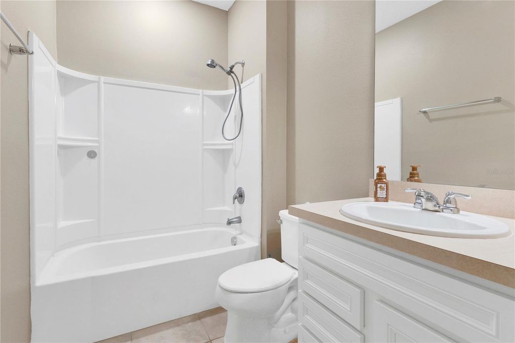 Image 11 of property listing at 1892 CAYMAN COVE CIRCLE, St Cloud, FL 34772