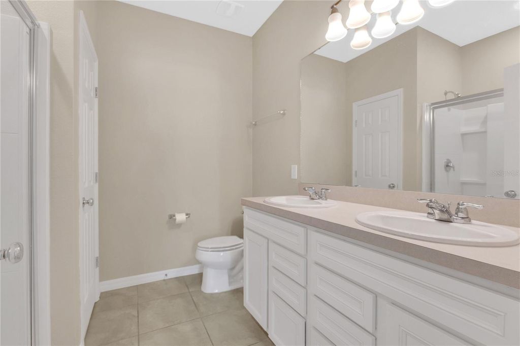 Image 9 of property listing at 1892 CAYMAN COVE CIRCLE, St Cloud, FL 34772