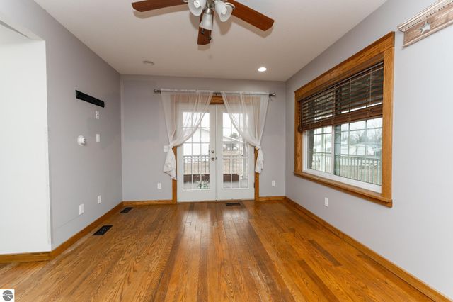 632 E Michigan Street, Farwell, MI 48622