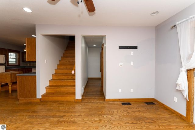 632 E Michigan Street, Farwell, MI 48622