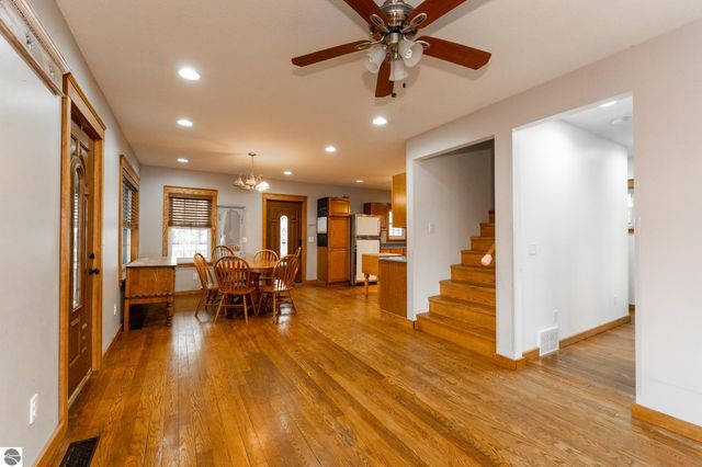 632 E Michigan Street, Farwell, MI 48622