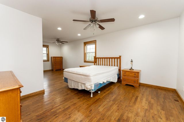 632 E Michigan Street, Farwell, MI 48622