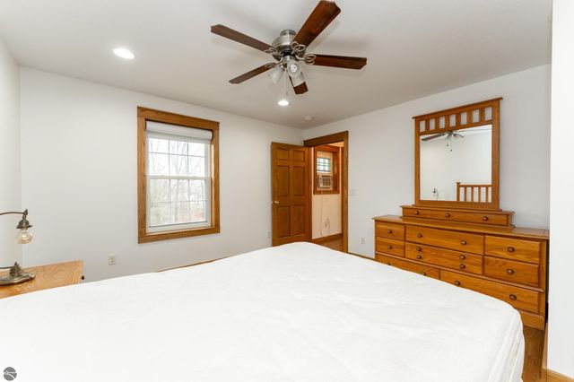 632 E Michigan Street, Farwell, MI 48622