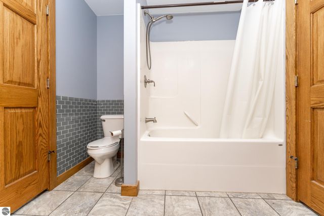 632 E Michigan Street, Farwell, MI 48622