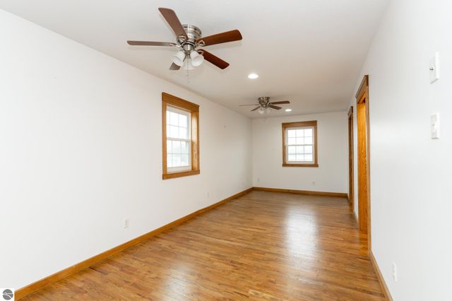 632 E Michigan Street, Farwell, MI 48622