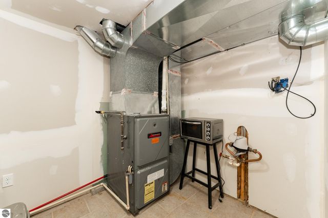 632 E Michigan Street, Farwell, MI 48622