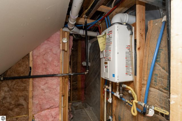 632 E Michigan Street, Farwell, MI 48622