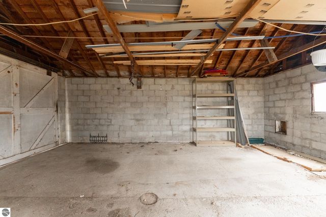 632 E Michigan Street, Farwell, MI 48622