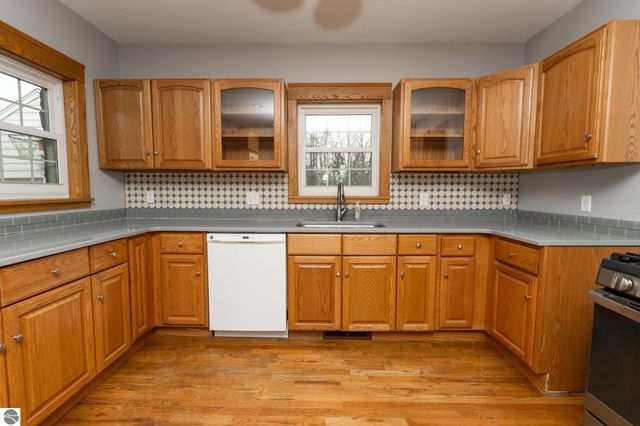 632 E Michigan Street, Farwell, MI 48622