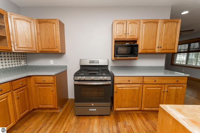 632 E Michigan Street, Farwell, MI 48622