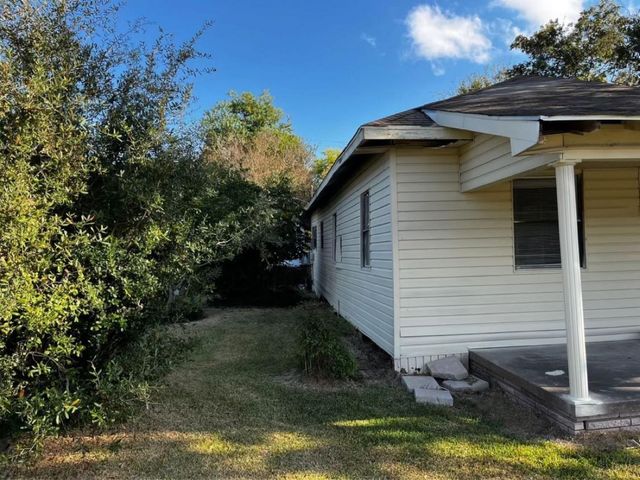 1648 W Rev Dr Ransom Howard Street, Port Arthur, TX 77640