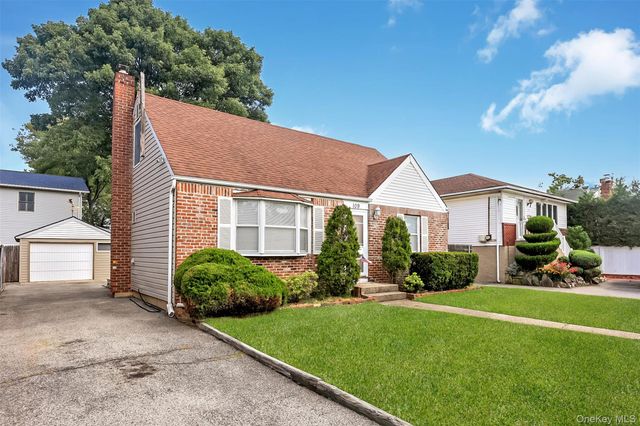 109 Henrietta Avenue, Oceanside, NY 11572