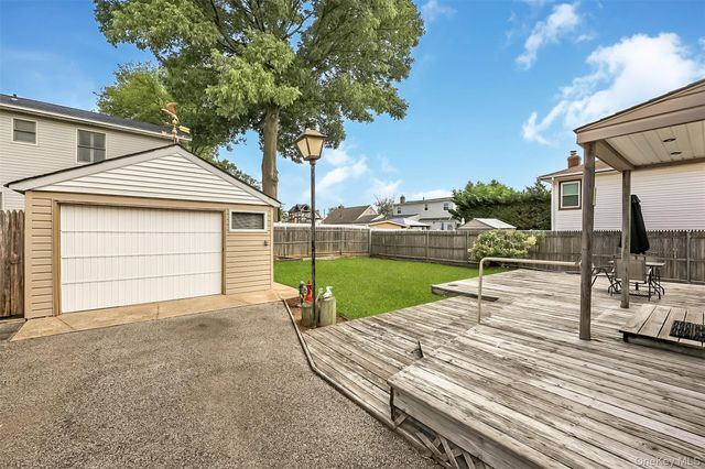 109 Henrietta Avenue, Oceanside, NY 11572