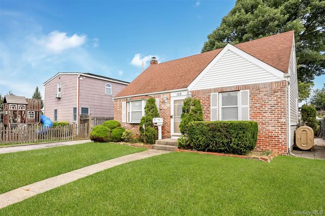 109 Henrietta Avenue, Oceanside, NY 11572